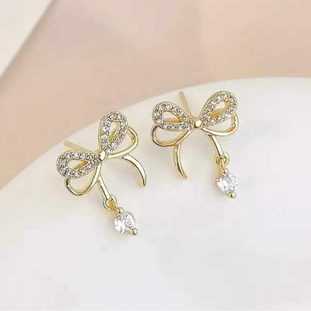NWOT - Gold Bow Rhinestone Drop Earrings